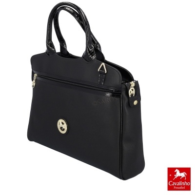 Mala preta de senhora em pele com alças brilhantes e fecho frontal