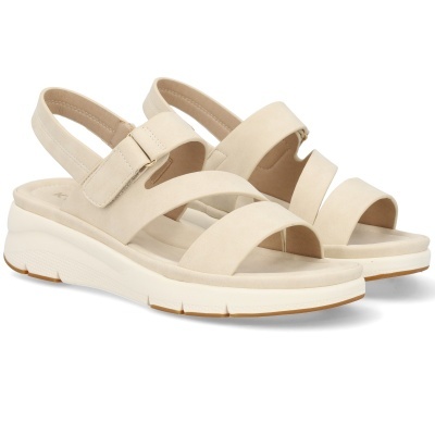 Sandálias bege com tiras largas e sola branca espessa