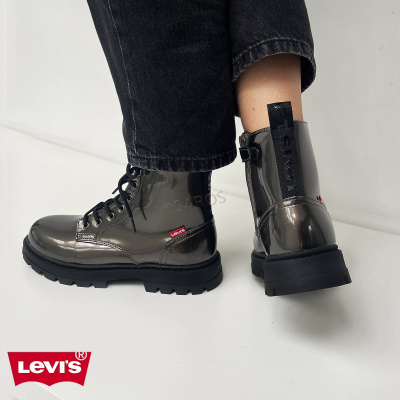 Botas militares cinza metálico brilhante Levis com atacadores e sola preta