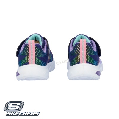 Sapatilhas desportivas Skechers vistas por trás, com riscas coloridas e detalhe rosa no calcanhar