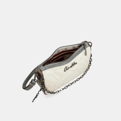 Mala de mão branca acolchoada com detalhes cinzentos e corrente metálica preta