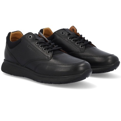 Sapatos pretos casuais com atacadores e detalhes castanhos