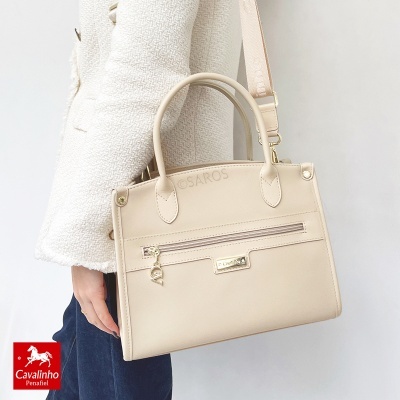 Mala bege Cavalinho com alça e detalhes dourados