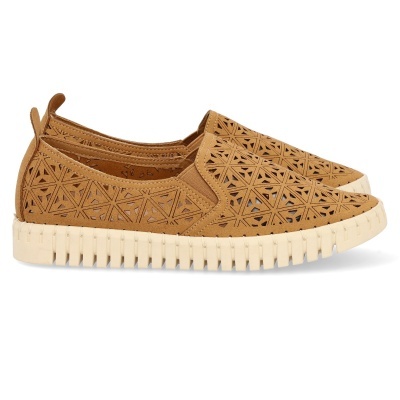 Ténis slip-on castanhos com padrão geométrico e sola creme