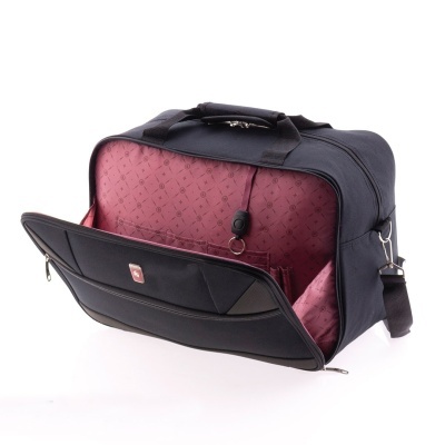 Mala de viagem preta com interior rosa forrado e compartimentos