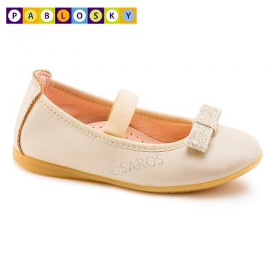 Sapato infantil tipo bailarina creme com laço brilhante e alça elástica