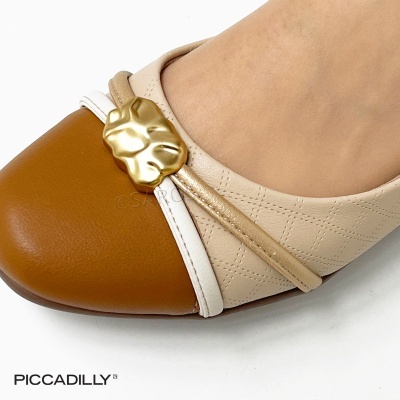Sapato feminino bicolor castanho e bege com detalhe dourado texturizado