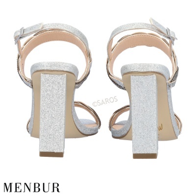 Sandálias Menbur prateadas com salto alto e glitter, vista traseira