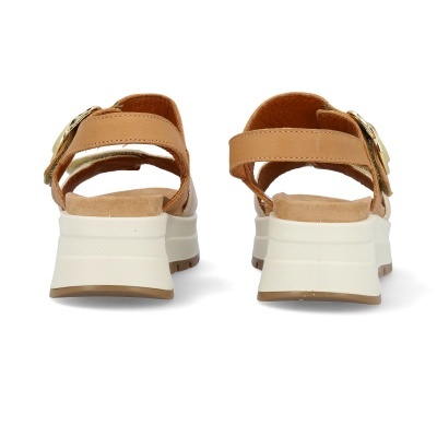 Sandálias castanhas com sola branca vista de trás