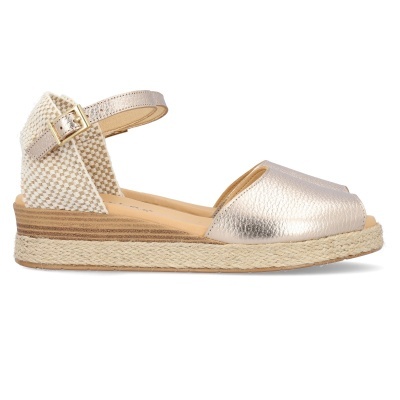 Sandália aberta dourada com sola de corda e fecho de fivela