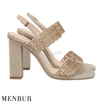 Sandálias de salto alto bege Menbur com tiras trançadas e salto texturizado