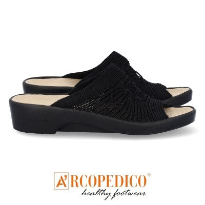 Sandálias de cunha pretas em tecido tricotado com sola preta e palmilha clara