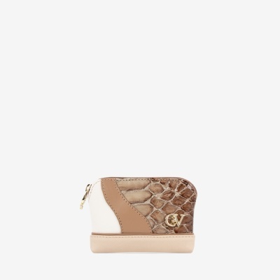 Mala de mão pequena em branco, castanho claro e padrão pele de crocodilo com logo dourado CV