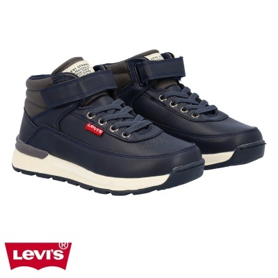 Ténis altos Levi's azuis com sola branca e etiqueta vermelha.