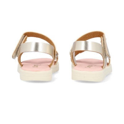 Sandálias metalizadas douradas com palmilha rosa e sola branca vistas de trás