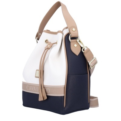 Mochila saco azul escuro, branca e bege com alças ajustáveis
