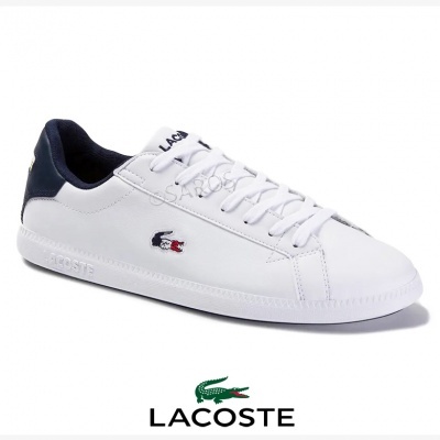 Ténis branco Lacoste com logo de crocodilo e detalhes em preto