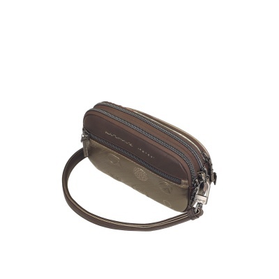 Bolsa de mão castanha com alça de pulso e fechos de correr metálicos