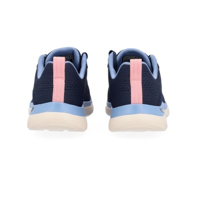 Ténis desportivos azul escuro com sola branca e detalhe rosa na traseira