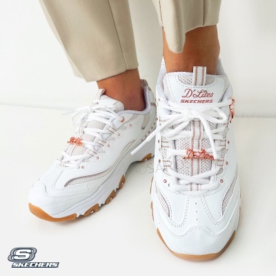 Sapatilhas brancas Skechers DLites com detalhes em rosa dourado e sola castanha