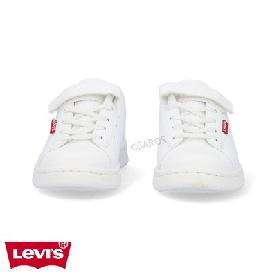 Ténis brancos Levi's com etiqueta vermelha e atacadores brancos