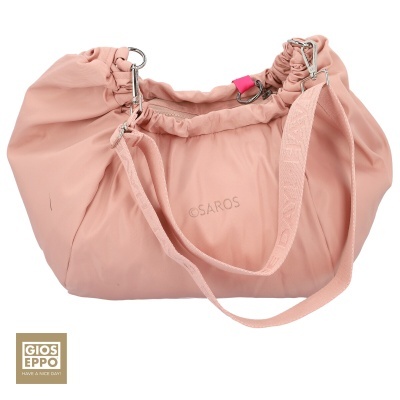 Mala de ombro rosa com alça larga e fechos metálicos