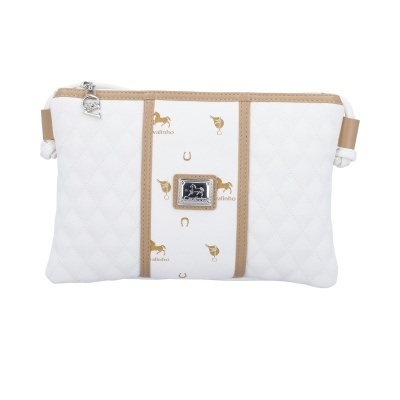 Bolsa branca com textura matelassé e bordas castanhas com decoração Cavalinho