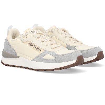 Sapatilhas Skechers castanhas, cinzentas e brancas com sola antiderrapante.