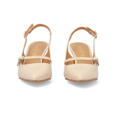 Sapatos de salto médio beige com duas alças e sola castanha