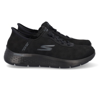 Ténis pretos Skechers Gowalk com sola grossa preta