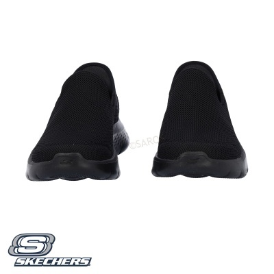 Sapatilhas pretas Skechers sem atacadores com sola grossa e malha respirável