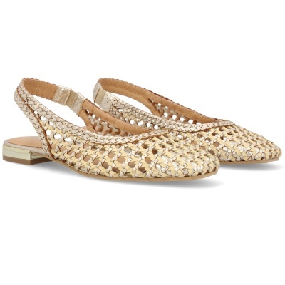 sapatos slingback trançados dourados com salto baixo e detalhe dourado