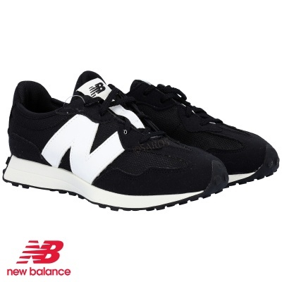 Sapatilhas New Balance pretas e brancas com grande logótipo N