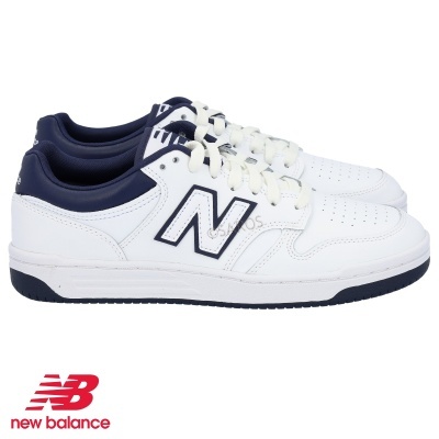 Ténis New Balance brancos e azuis escuros lado a lado