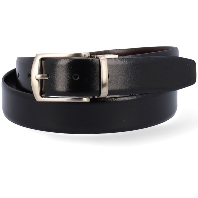 Cinto preto de pele com hebra metálica prateada enrolado