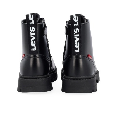 Botas pretas Levis com alças traseiras e selo vermelho