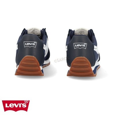 Sapatilhas Levi's azuis e brancas vista traseira com sola castanha