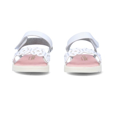 Sandálias brancas de criança com detalhes florais e sola branca