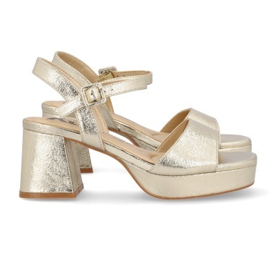 Sandálias douradas metálicas de salto alto com plataforma e fivela