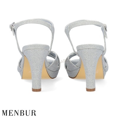 Sandálias femininas MENBUR cinza prateado de salto alto com correia no tornozelo