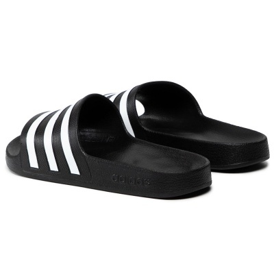 Chinelos de praia Adidas pretos com riscas brancas
