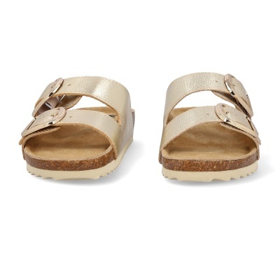 Sandálias douradas com tiras largas e fivelas, sola castanha e bege