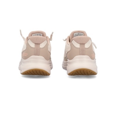 Ténis Skechers Slip-Ins bege vistos de trás