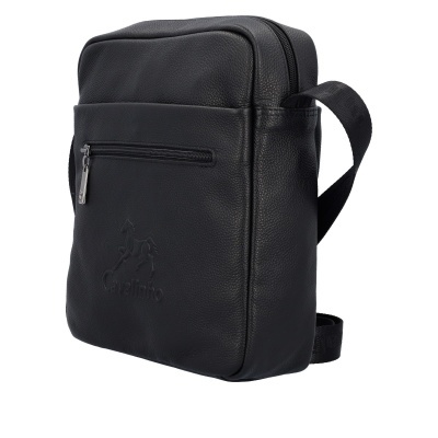 Mala preta tipo tiracolo com textura que simula pele e logo Cavalinho