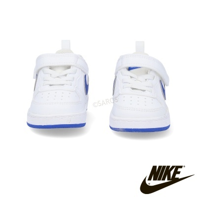 Sapatilhas infantis Nike brancas e azuis com fecho de velcro