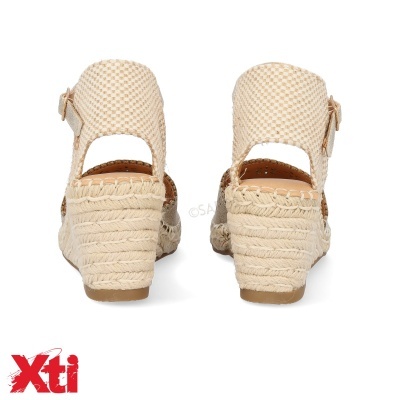 Sandálias de cunha bege com salto em corda trançada vistas de trás