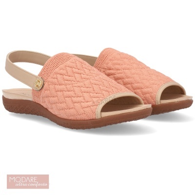 Sandálias salmão Modare Ultra Conforto com padrão trançado.