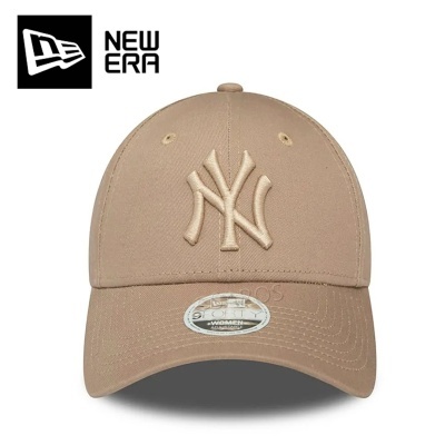 Boné bege NEW ERA com logo NY bordado e etiqueta 9FORTY na aba