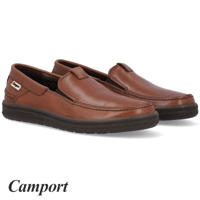 Mocassins marrons masculinos Camport com sola preta e etiqueta lateral
