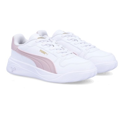 Sapatilhas desportivas PUMA brancas com detalhes rosa claro e logótipo dourado.